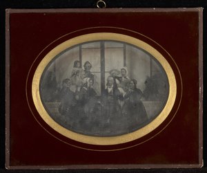Groepsportret van acht leden van de Eynard-Lullins kring